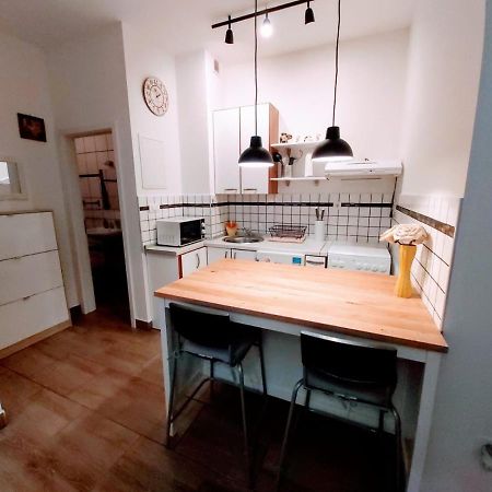Studio Apartmant Leona With Parking Place Split Eksteriør bilde