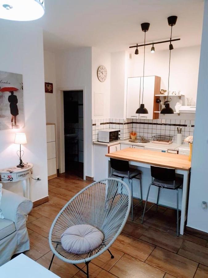 Studio Apartmant Leona With Parking Place Split Eksteriør bilde