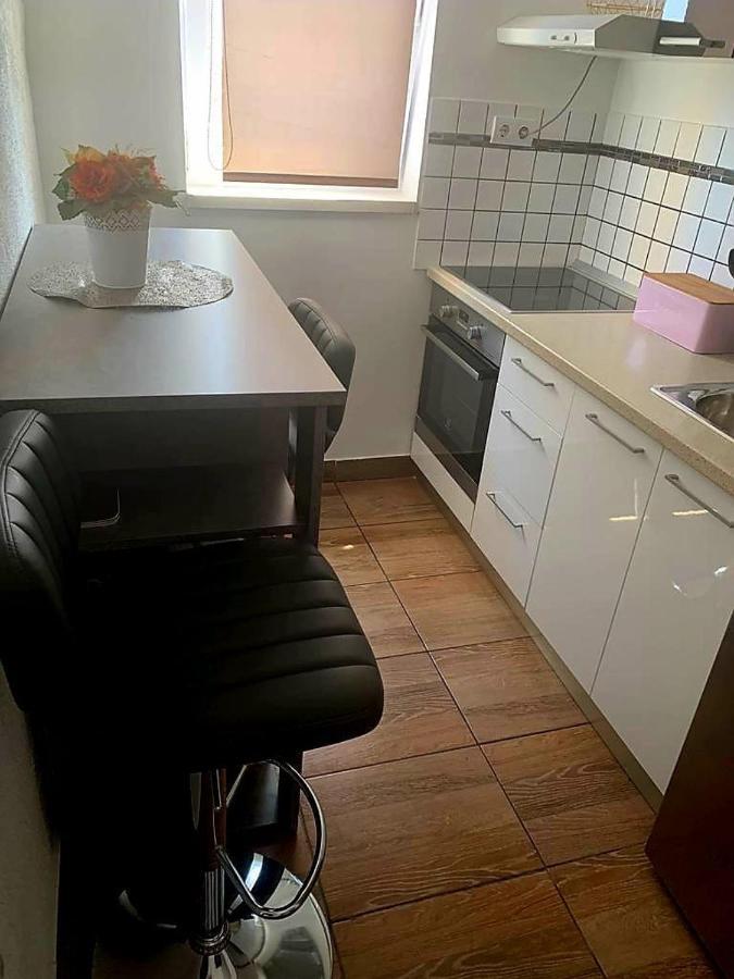 Studio Apartmant Leona With Parking Place Split Eksteriør bilde