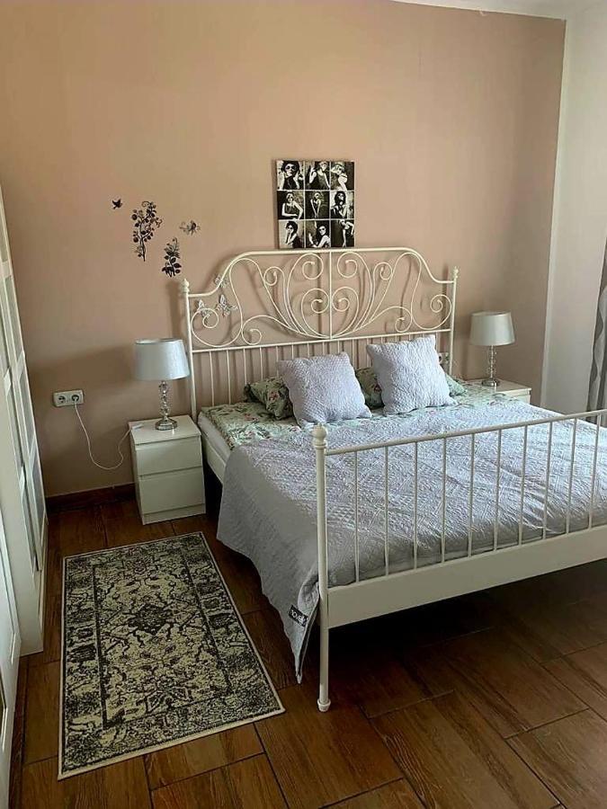 Studio Apartmant Leona With Parking Place Split Eksteriør bilde