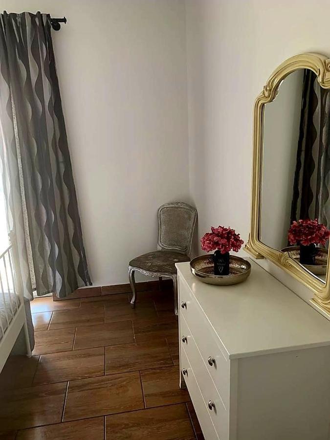 Studio Apartmant Leona With Parking Place Split Eksteriør bilde