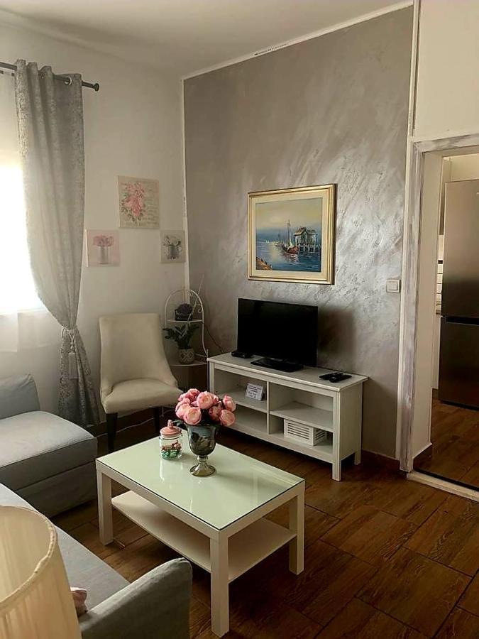 Studio Apartmant Leona With Parking Place Split Eksteriør bilde