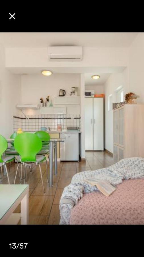 Studio Apartmant Leona With Parking Place Split Eksteriør bilde