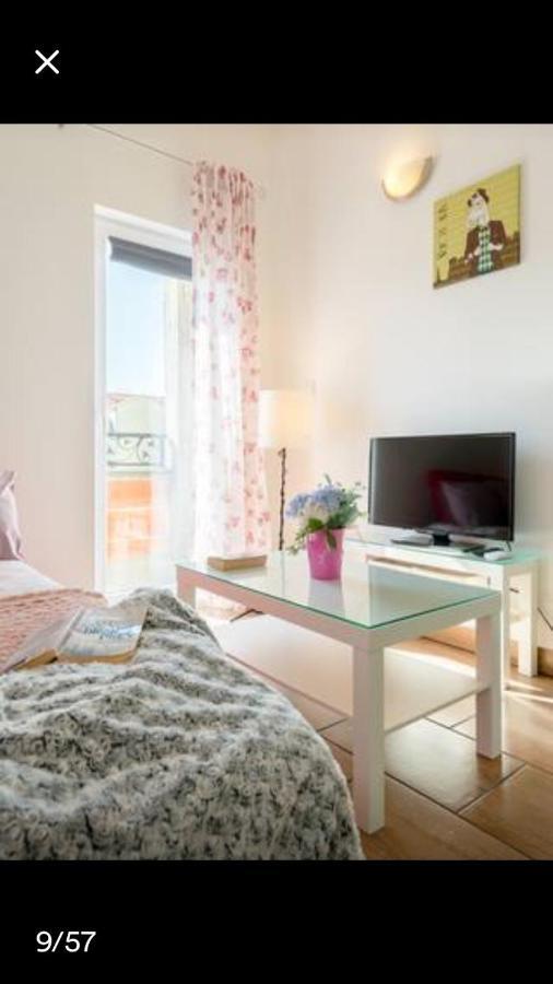Studio Apartmant Leona With Parking Place Split Eksteriør bilde