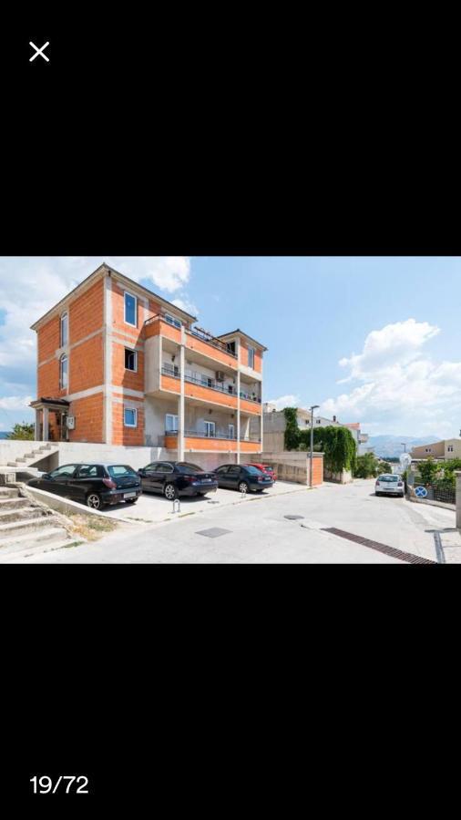 Studio Apartmant Leona With Parking Place Split Eksteriør bilde